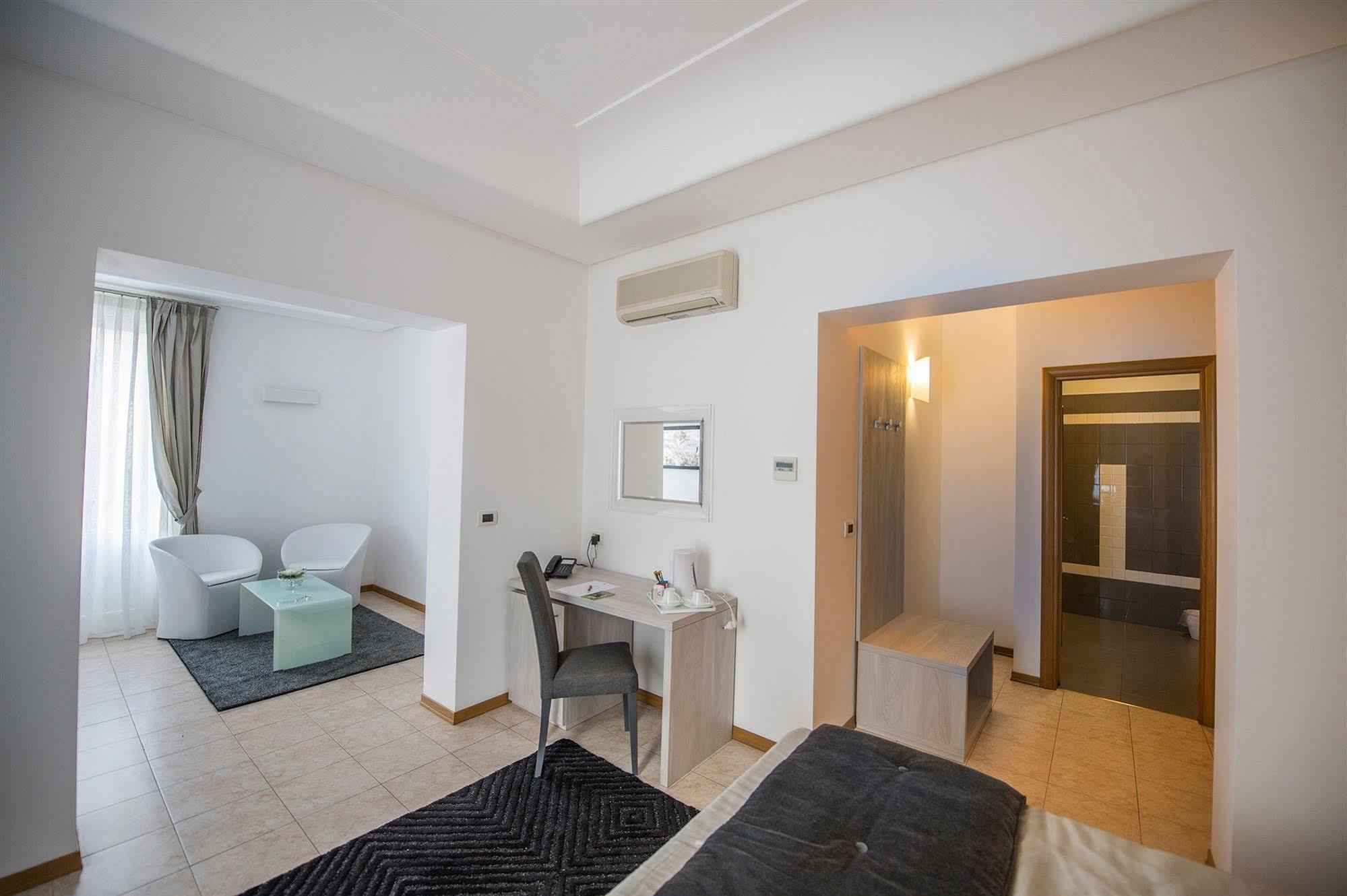 Artemisia Palace Hotel 4*